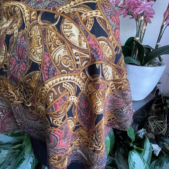 Chanel Silk/Wool Blend scarf - Picture 6 of 16